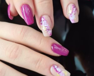 Uñas esculpidas: Una técnica artística para nail art y diseños especiales